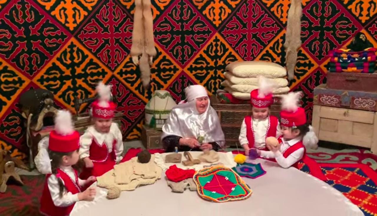 Байқау "Әжем, анам және мен"