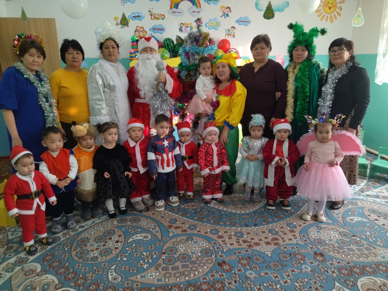 "Жасыл шырша жанында"